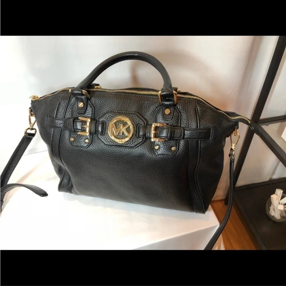 Michael Kors leather bag - Picture 3 of 8